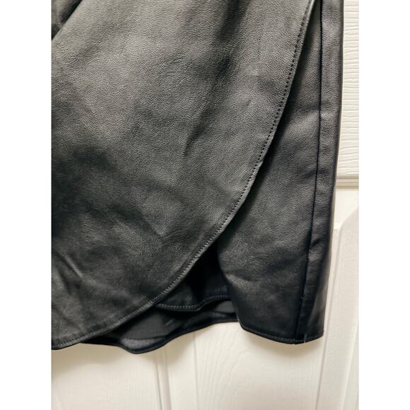 Abercrombie & Fitch Black Faux Leather Wrap Mini Skirt Women’s Small Y2K - Picture 3 of 12
